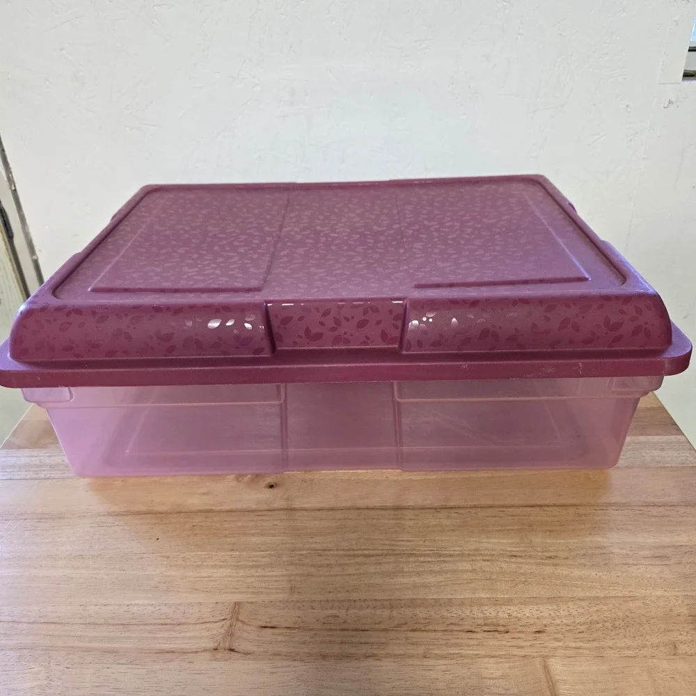 Rubbermaid Hi-Top Storage Bin 1993 Vintage 37.4 Qt Berry Pink Leaf Pattern 7021